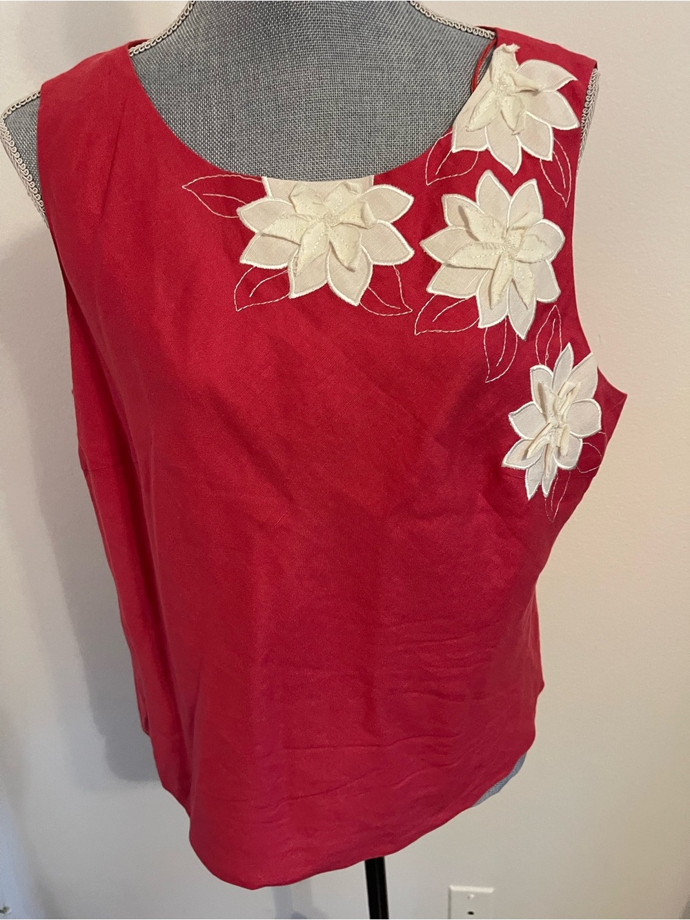 Adrianna Papell Red Tank Top with Cream Floral Appliqué. Size 16